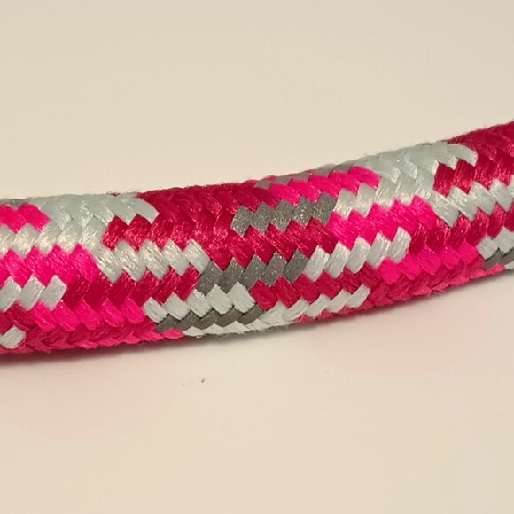 *NWT~YOULY The Protector 1/2" Thick Reflective Dog Leash, Pink & Gray 5-ft. Long - Picture 4 of 8